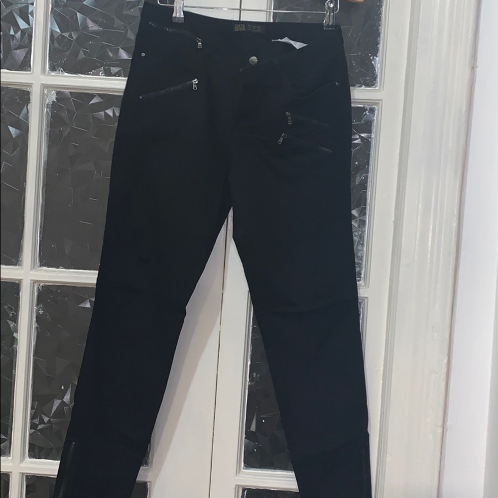 Black Zara Jeans with zippers- Like New